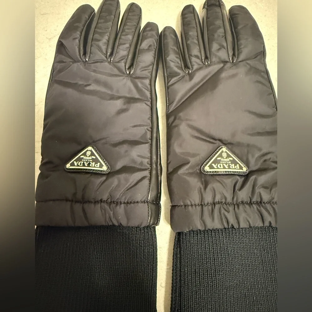 AUTH PRADA WOMENS LEATHER/NYLON CASHMERE LINED GLOVES, SIZE 7.5, MADE IN ITALY